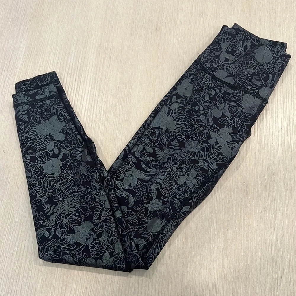 Lululemon Wunda under foil leggings